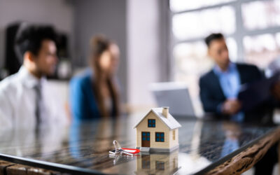 Model house and keys representing Dallas-Fort Worth real estate opportunities and market trends.